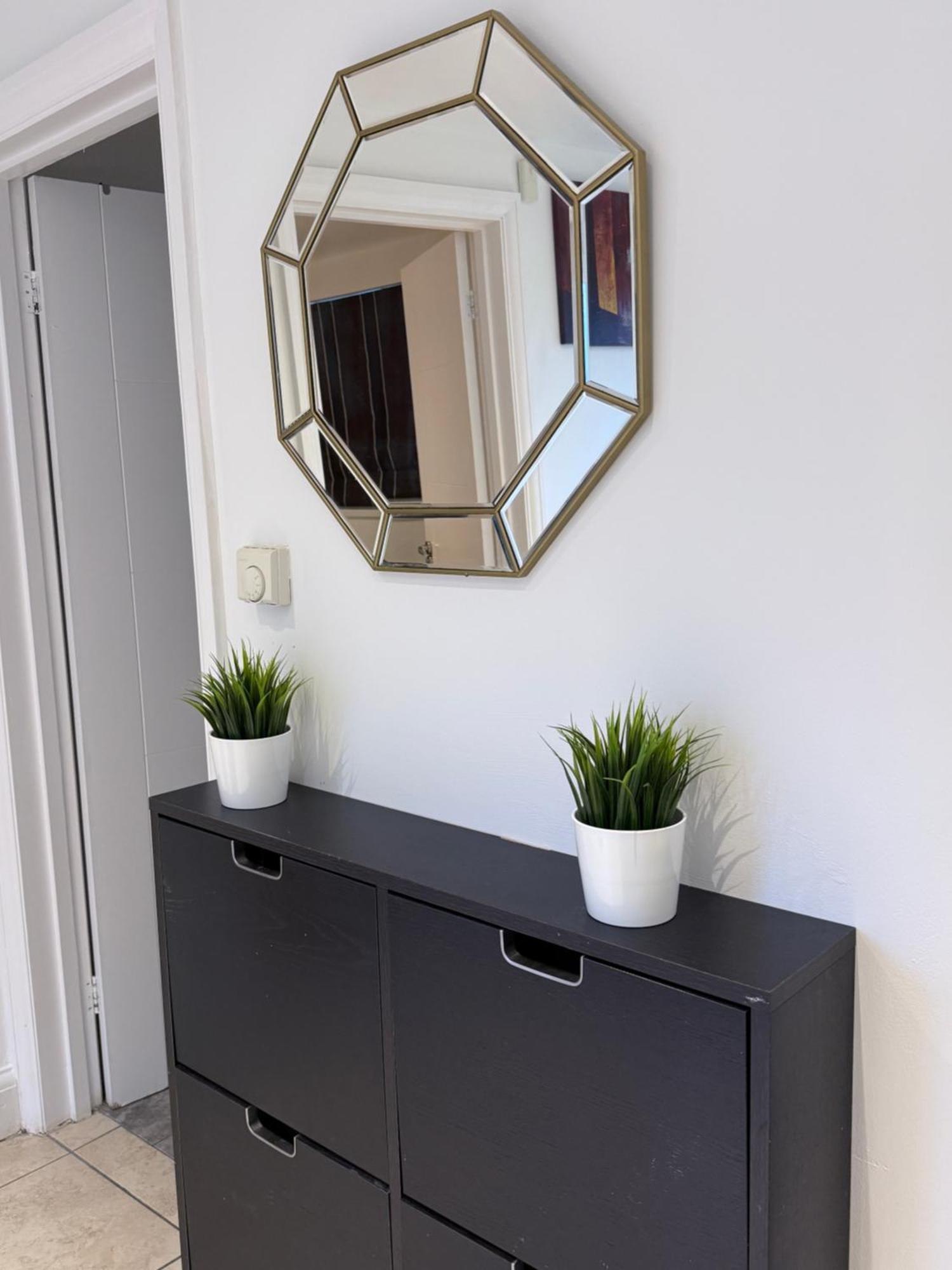 Cosy Guest Suite, West London هاونسلو المظهر الخارجي الصورة